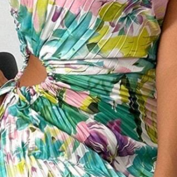 Boho Floral Print Cut out Pleated One Shoulder Maxi Dress - Picture 4 of 6